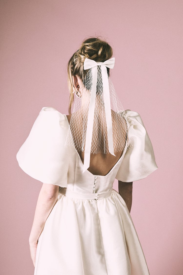 HEPBURN BOW
